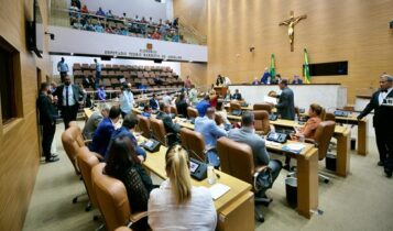 Deputados reunidos aprovam também outras medidas