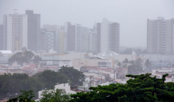 A quinta-feira em Aracaju segue com chuvas