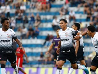 Em busca de 12º título da Copinha, Corinthians bate o Rio Branco