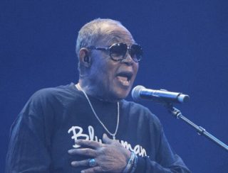 Sam Moore, lendário cantor de soul, morre aos 89 anos