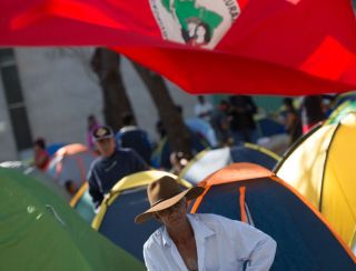 Duas pessoas são mortas e seis feridas em ataque a assentamento do MST