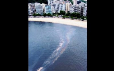 Secretaria identifica navio que derramou óleo na Baía de Guanabara